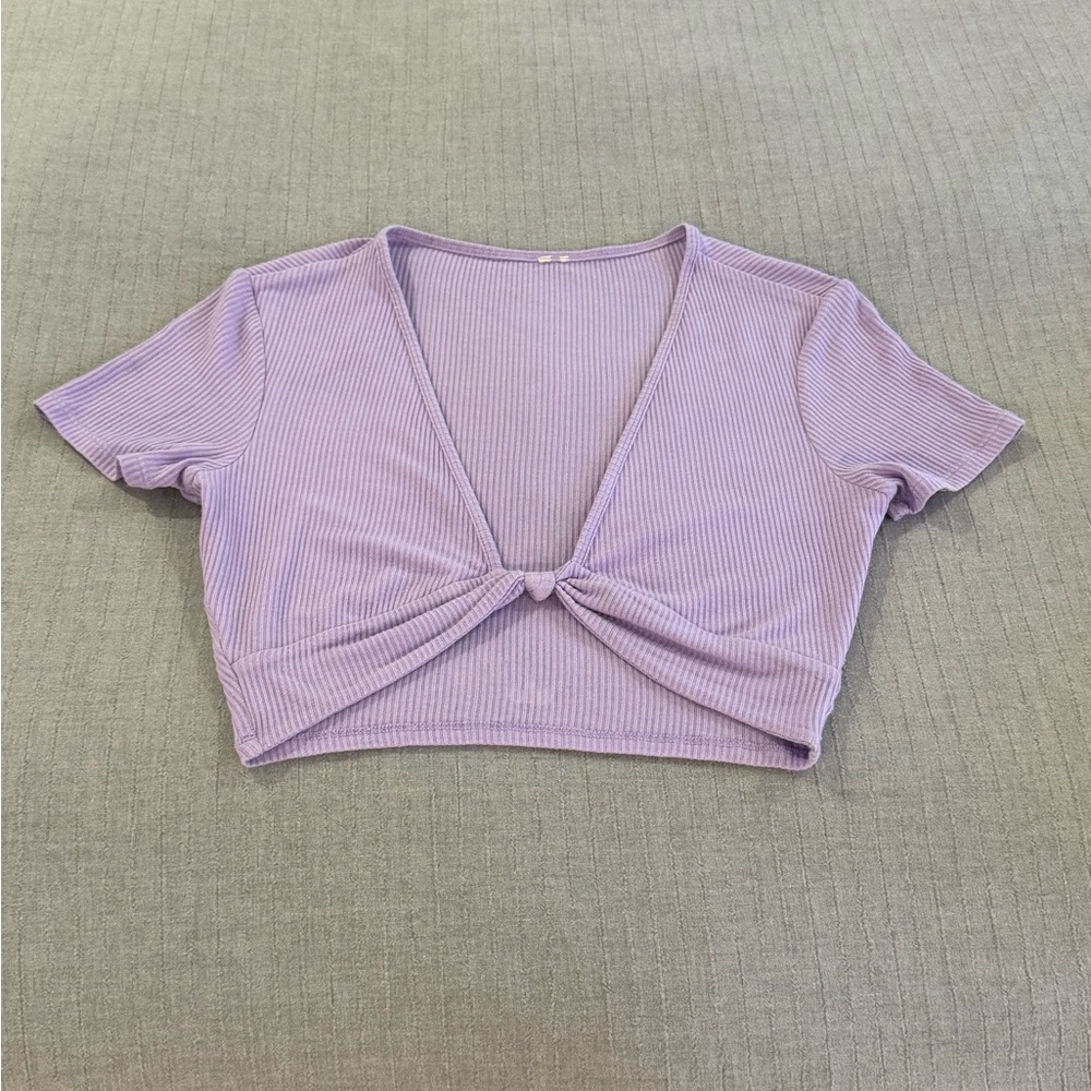 Alo Lavender Ribbed Knot Front Crop Top ( no tag but is size small )